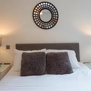 Tower Bridge Apartment