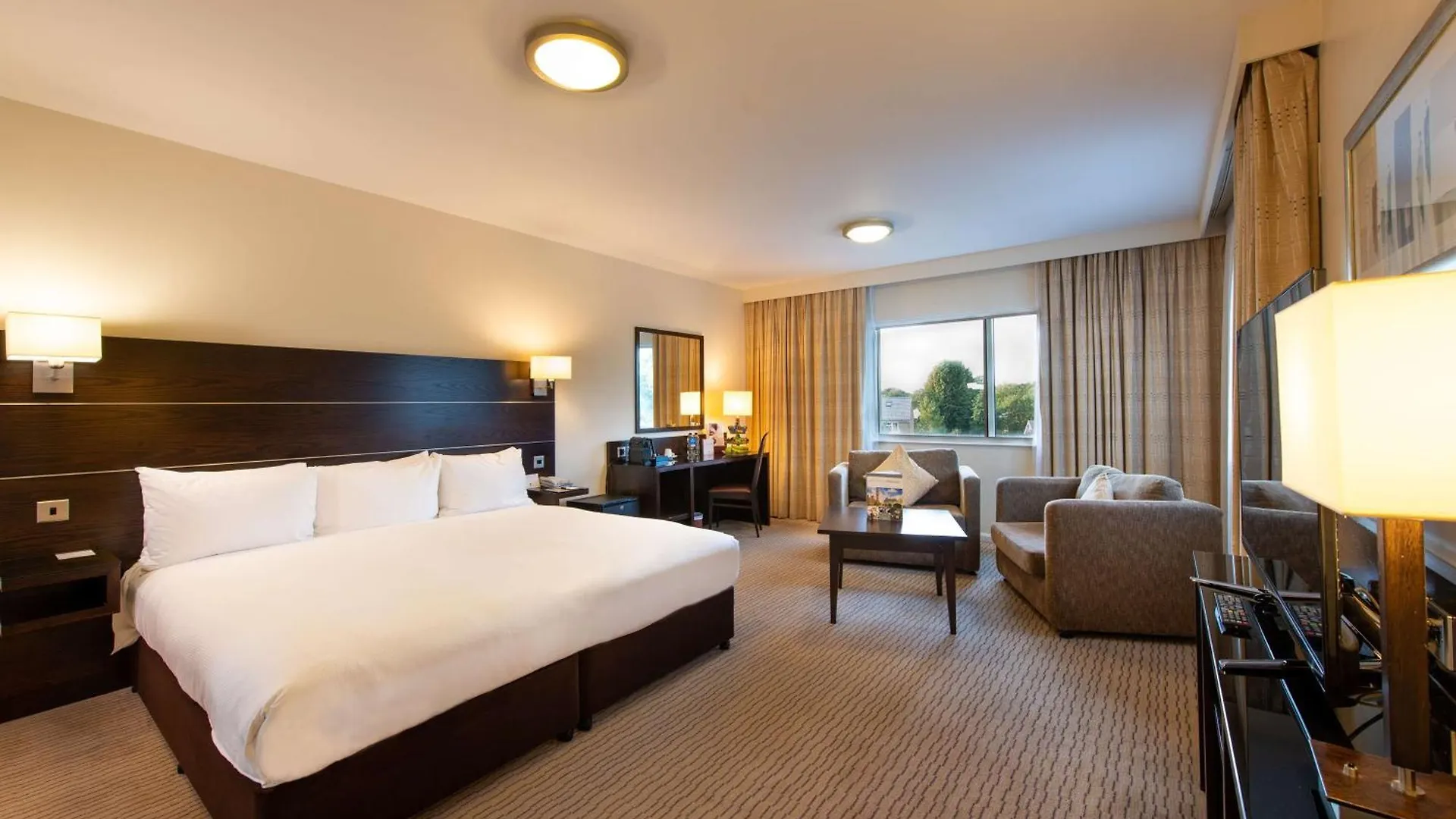 Hotel Doubletree By Hilton London Heathrow Airport Hounslow 4*,